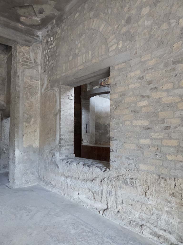Oplontis Villa of Poppea, September 2017.
Room 74, looking towards north wall, with window to garden room 87.
Foto Annette Haug, ERC Grant 681269 DÉCOR.