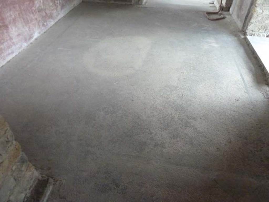 Oplontis, September 2015. Room 75, looking north across floor.