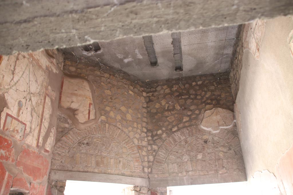 Oplontis Villa of Poppea, October 2022.
Room 79, looking towards east wall above doorways to room 78, on left, and to room 85, on right. Photo courtesy of Klaus Heese.