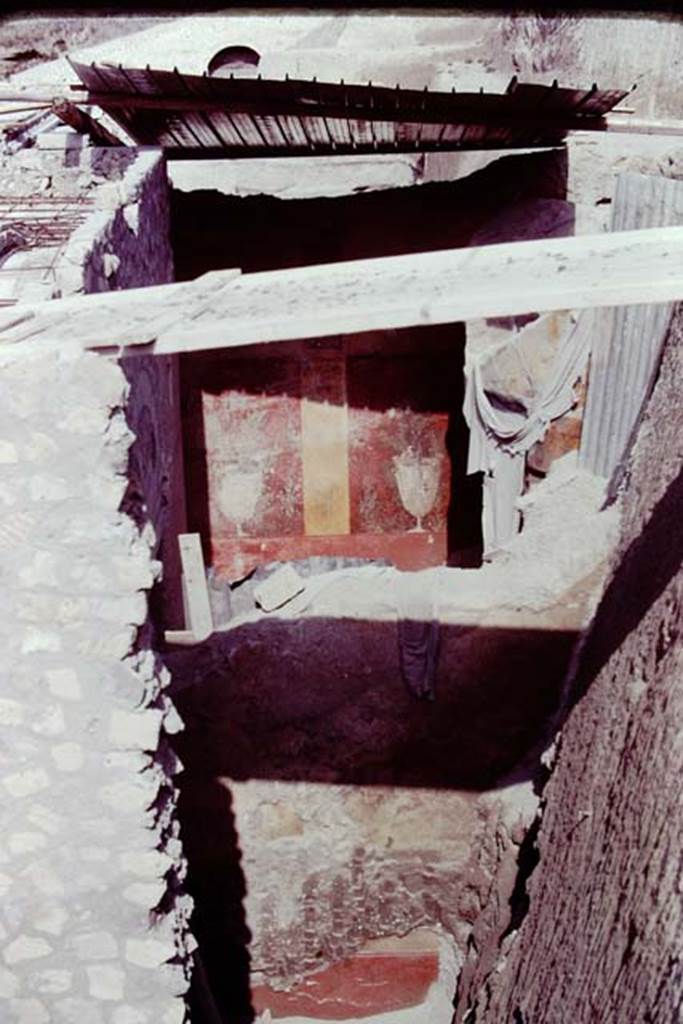 Oplontis, 1977. Room 88, lower, and room 87, at rear. Looking west. Photo by Stanley A. Jashemski.
Source: The Wilhelmina and Stanley A. Jashemski archive in the University of Maryland Library, Special Collections (See collection page) and made available under the Creative Commons Attribution-Non Commercial License v.4. See Licence and use details.
J77f0143