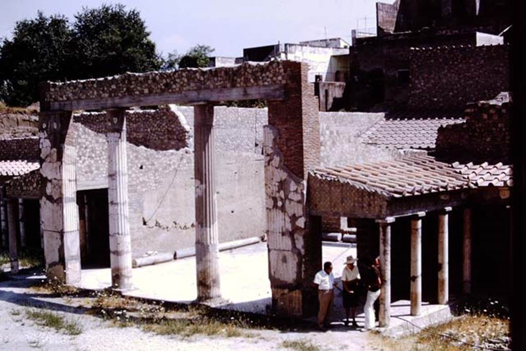 Oplontis, 1973. Wilhelmina in discussion in Portico 33 (13) on west side of large salon 21 (12). Photo by Stanley A. Jashemski.
Source: The Wilhelmina and Stanley A. Jashemski archive in the University of Maryland Library, Special Collections (See collection page) and made available under the Creative Commons Attribution-Non Commercial License v.4. See Licence and use details. J73f0382