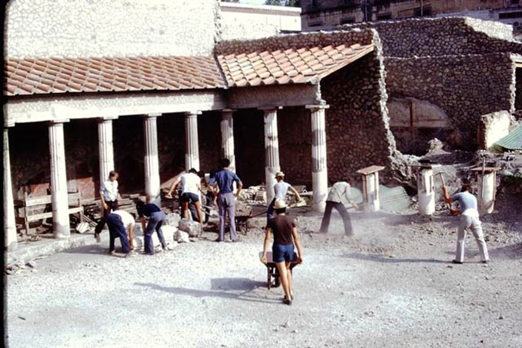 Oplontis Villa of Poppea, 1975 or 1974. Area 59, looking north-west across south-east peristyle. Photo by Stanley A. Jashemski.
Source: The Wilhelmina and Stanley A. Jashemski archive in the University of Maryland Library, Special Collections (See collection page) and made available under the Creative Commons Attribution-Non Commercial License v.4. See Licence and use details. J74f0866