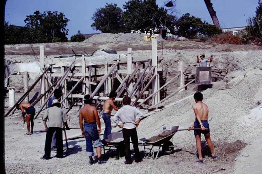 Oplontis Villa of Poppea, 1975 or 1974. Looking towards east side of area 59, the south-east peristyle. Photo by Stanley A. Jashemski.
Source: The Wilhelmina and Stanley A. Jashemski archive in the University of Maryland Library, Special Collections (See collection page) and made available under the Creative Commons Attribution-Non Commercial License v.4. See Licence and use details. J74f0890