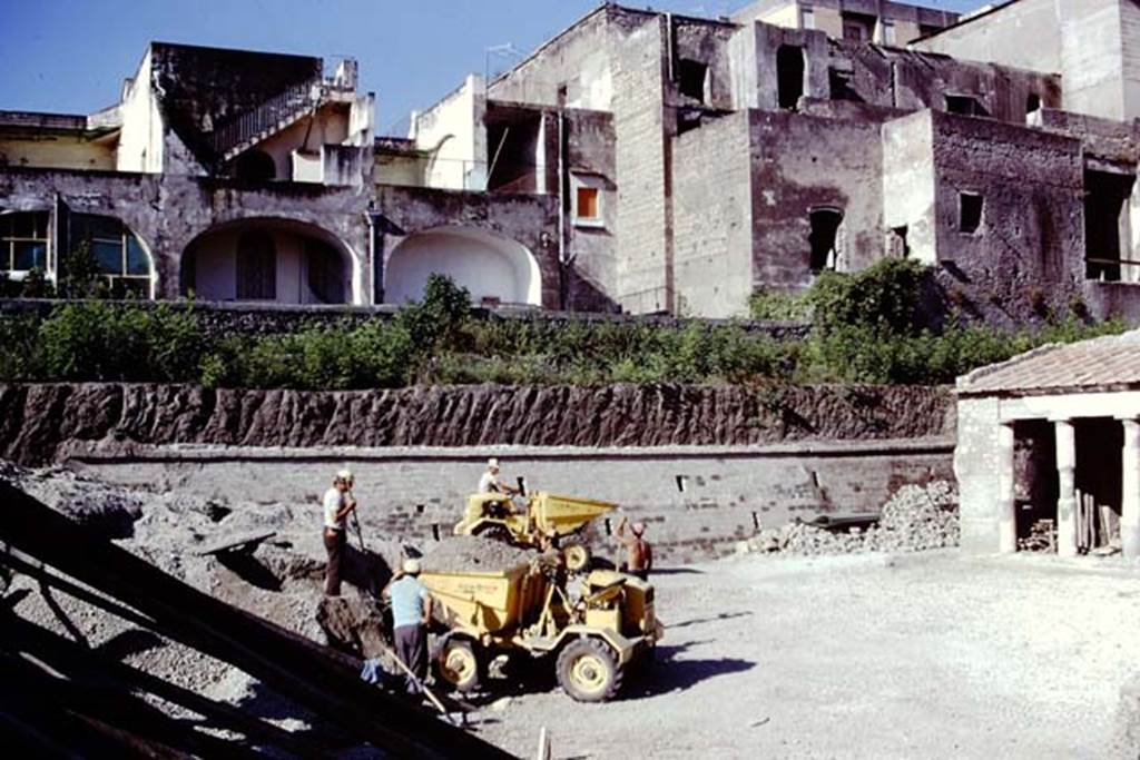 Oplontis Villa of Poppea, 1975 or 1974. Further clearing of lapilli in area 59, the south-east peristyle. Looking south-west. Photo by Stanley A. Jashemski.
Source: The Wilhelmina and Stanley A. Jashemski archive in the University of Maryland Library, Special Collections (See collection page) and made available under the Creative Commons Attribution-Non Commercial License v.4. See Licence and use details. J74f0895