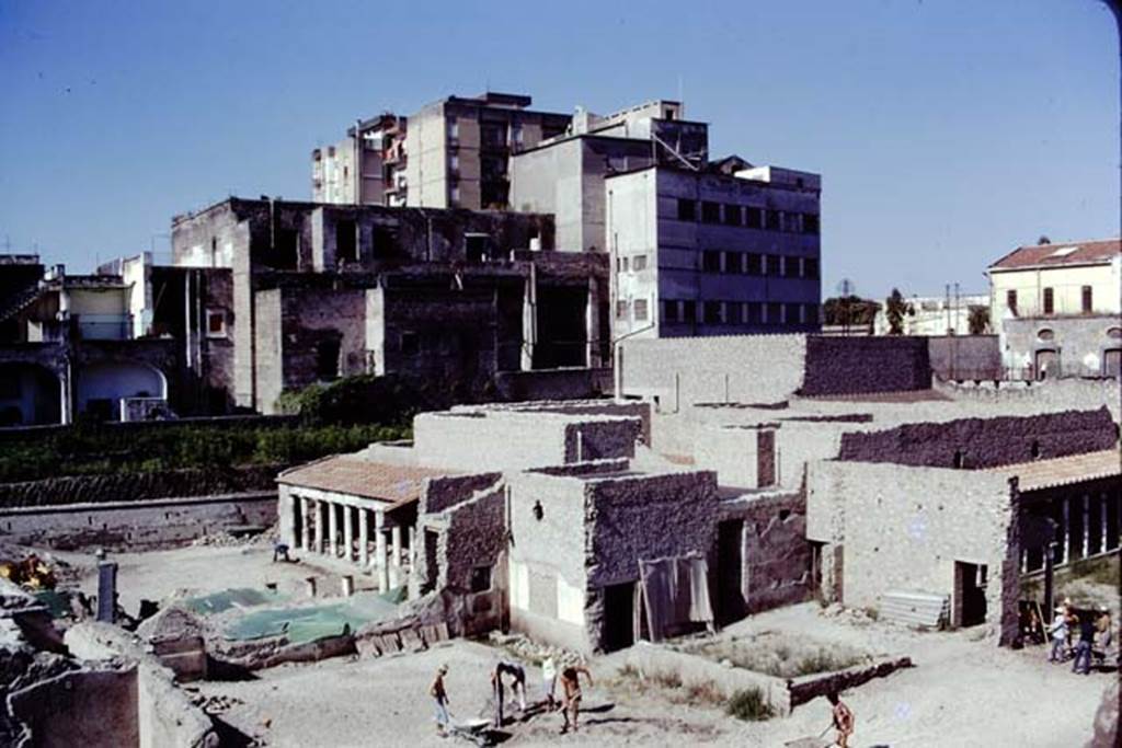 Oplontis Villa of Poppea, 1975 or 1974. Looking south-west across villa. Photo by Stanley A. Jashemski.
Source: The Wilhelmina and Stanley A. Jashemski archive in the University of Maryland Library, Special Collections (See collection page) and made available under the Creative Commons Attribution-Non Commercial License v.4. See Licence and use details. J74f0899