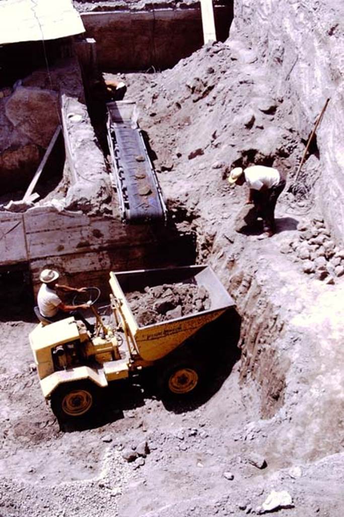Oplontis, 1975. Room 74, debris being removed from it, on the north side of room 72, with painted plaster. Photo by Stanley A. Jashemski.
Source: The Wilhelmina and Stanley A. Jashemski archive in the University of Maryland Library, Special Collections (See collection page) and made available under the Creative Commons Attribution-Non Commercial License v.4. See Licence and use details. J75f0098