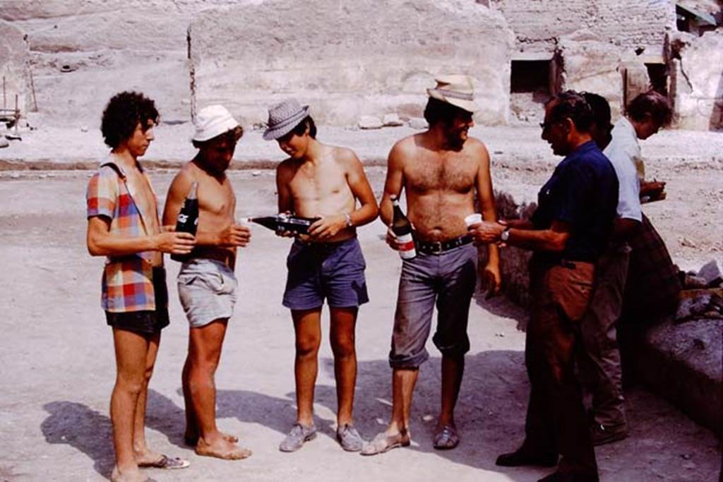 Oplontis, 1975. Celebrating a job well-done, with soft-drink. Photo by Stanley A. Jashemski.
Source: The Wilhelmina and Stanley A. Jashemski archive in the University of Maryland Library, Special Collections (See collection page) and made available under the Creative Commons Attribution-Non Commercial License v.4. See Licence and use details. J75f0263