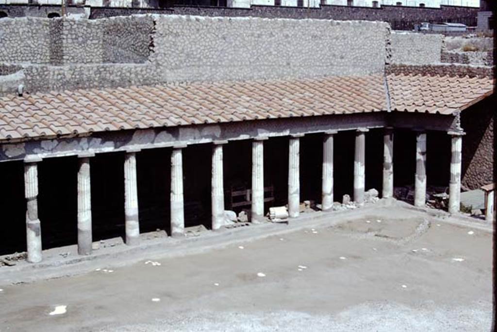 Oplontis, 1975. Looking west across area 59, the south-east peristyle with its root cavities. Photo by Stanley A. Jashemski.
Source: The Wilhelmina and Stanley A. Jashemski archive in the University of Maryland Library, Special Collections (See collection page) and made available under the Creative Commons Attribution-Non Commercial License v.4. See Licence and use details. J75f0468