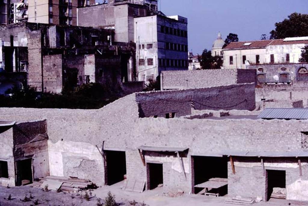 Oplontis, 1977. Area 60, south-west end of portico facing the pool, looking west.
Photo by Stanley A. Jashemski.
Source: The Wilhelmina and Stanley A. Jashemski archive in the University of Maryland Library, Special Collections (See collection page) and made available under the Creative Commons Attribution-Non Commercial License v.4. See Licence and use details. J77f0160