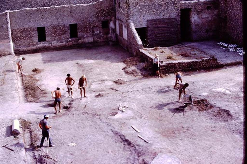 Oplontis, 1977. Looking south across east end of north garden. Photo by Stanley A. Jashemski.
Source: The Wilhelmina and Stanley A. Jashemski archive in the University of Maryland Library, Special Collections (See collection page) and made available under the Creative Commons Attribution-Non Commercial License v.4. See Licence and use details. J77f0233