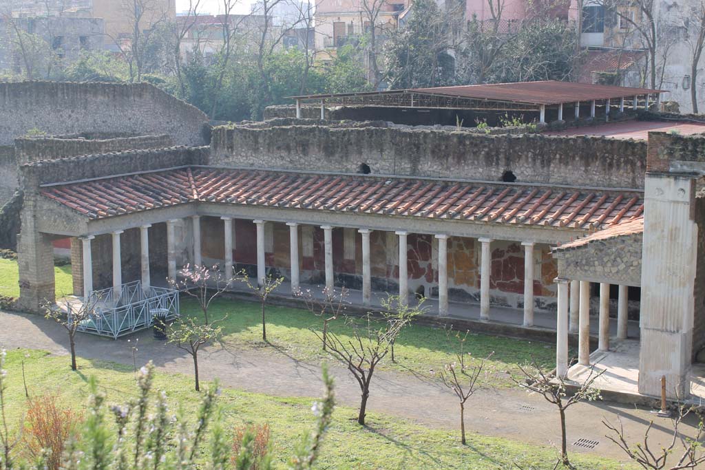 Oplontis Villa of Poppea, March 2014. Looking south-east towards east portico (34).
Foto Annette Haug, ERC Grant 681269 DÉCOR.