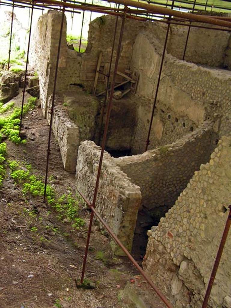 Oplontis, Villa of Lucius Crassius Tertius. March 2005. North side rooms 46, 35 and behind the higher wall room 29. Photo courtesy of Massimo Gravili.