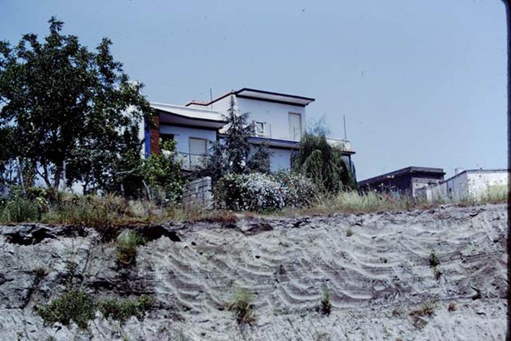 Oplontis, Villa of Lucius Crassius Tertius. 1975. Looking north. Photo by Stanley A. Jashemski.
Source: The Wilhelmina and Stanley A. Jashemski archive in the University of Maryland Library, Special Collections (See collection page) and made available under the Creative Commons Attribution-Non Commercial License v.4. See Licence and use details.
J75f0420