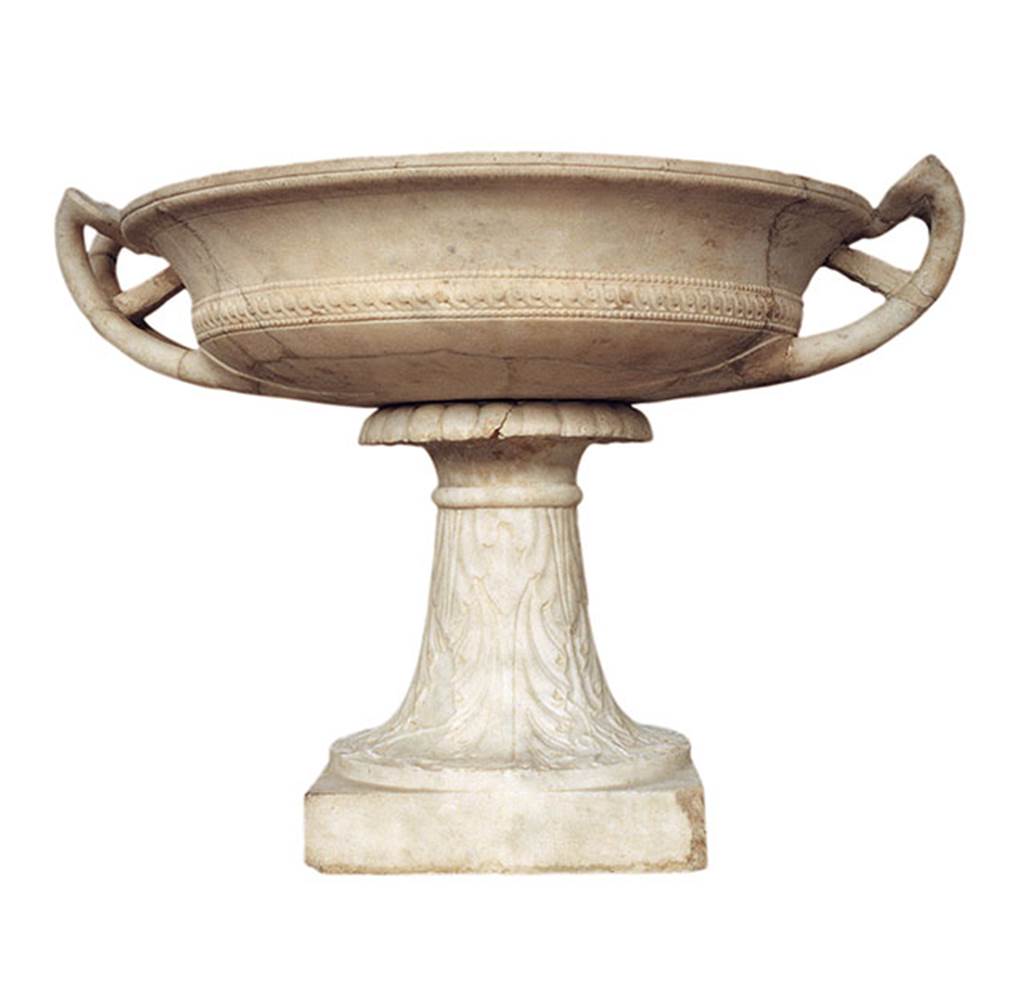 Castellamare di Stabia, Villa del Pastore. Found in 1966. Two handled labrum made of Parian marble.
According to Kockel, particularly worth mentioning was a large marble Bowl with acanthus leaves around the base, from the 1st century v. CHR.
See Kockel V., 1985. Funde und Forschungen in den Vesuvstadten 1: Archäologischer Anzeiger, Heft 3. 1985, p. 531.
According to Jashemski, this was a two handled fountain basin, found in 1966, made of Parian marble and its base was sculpted with magnificent leaves.
See Jashemski, W. F., 1979. The Gardens of Pompeii. New York: Caratzas, p. 333, fig 534.
A similar base from Pompeii was shown by Spinazzola in 1928.
See Spinazzola V. 1928. Le arti decorative in Pompei e nel Museo Nazionale di Napoli. Milano: Bestetti e Tumminelli, Tav. 41.