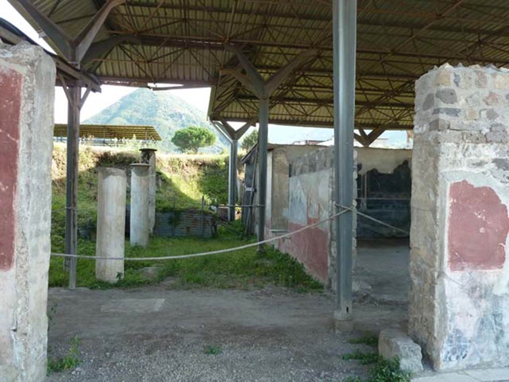Stabiae, Secondo Complesso (Villa B), September 2015. Room 1, looking south along the west wall of the peristyle, from doorway of room 12. On the right is a second doorway into room 13 in the west wall.