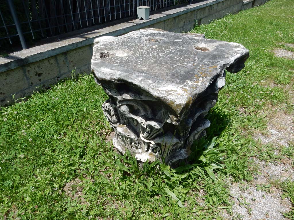 Stabiae, Villa Arianna, June 2019. Capital. Photo courtesy of Buzz Ferebee.