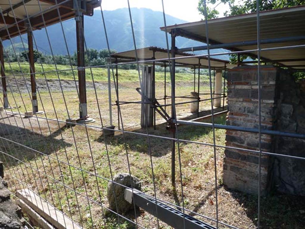 Stabiae, Villa Arianna, September 2015. Portico H, looking south-west across area of peristyle, from north-west corner.