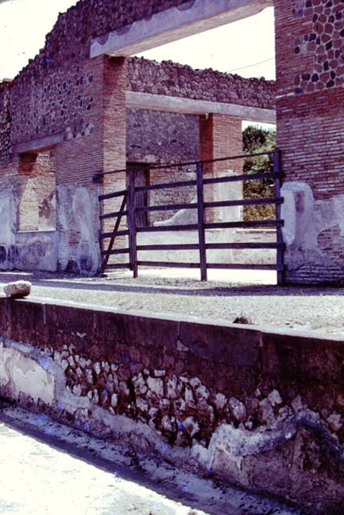Villa Arianna, 1976. Looking south-east into the large triclinium. Photo by Stanley A. Jashemski.
Source: The Wilhelmina and Stanley A. Jashemski archive in the University of Maryland Library, Special Collections (See collection page) and made available under the Creative Commons Attribution-Non Commercial License v.4. See Licence and use details. J76f0516
