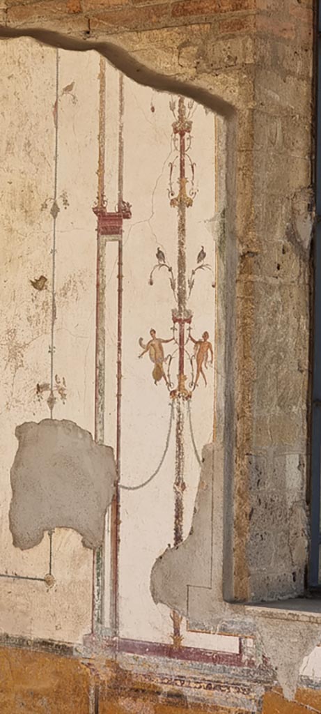 Stabiae, Villa Arianna, December 2023.
Room 12, decoration from south end of west wall. Photo courtesy of Miriam Colomer.
