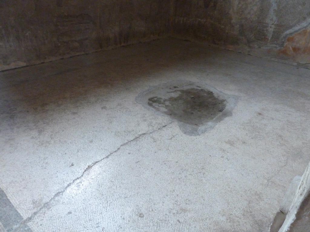 Stabiae, Villa Arianna, September 2015. Room 10, looking across centre of floor with missing emblem, towards south-west corner.