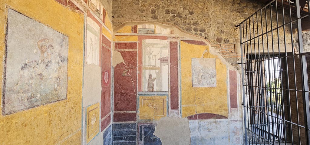 Stabiae, Villa Arianna, December 2023.
Room 7, looking west along south wall towards south-west corner and west wall. Photo courtesy of Miriam Colomer.