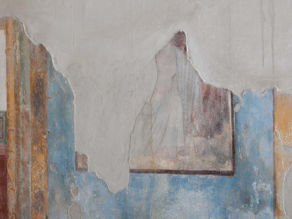 Stabiae, Villa Arianna, June 2019. Room 3, west wall, remains of central panel.
According to the description board, on the right wall all that remains is part of the body of the nymph Ambrosia, also pertaining to the Lycurgus’ folly mythological theme. Photo courtesy of Buzz Ferebee.