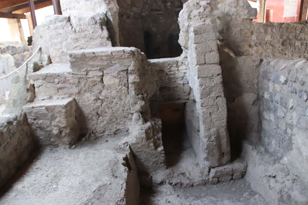 Stabiae, Villa Arianna, September 2021.
Room 28, looking south towards area 30, the laconicum (sauna). Photo courtesy of Klaus Heese.
