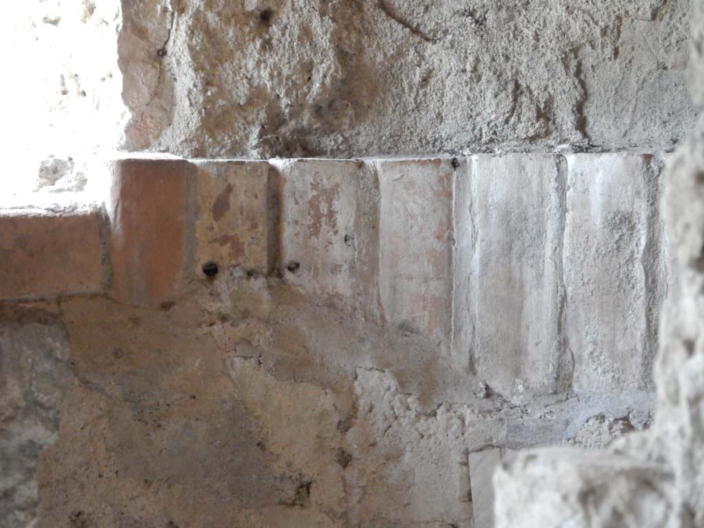 Stabiae, Villa Arianna, April 2005. Room 6, detail from north wall of the caldarium on north side of tepidarium.
Photo courtesy of Buzz Ferebee.