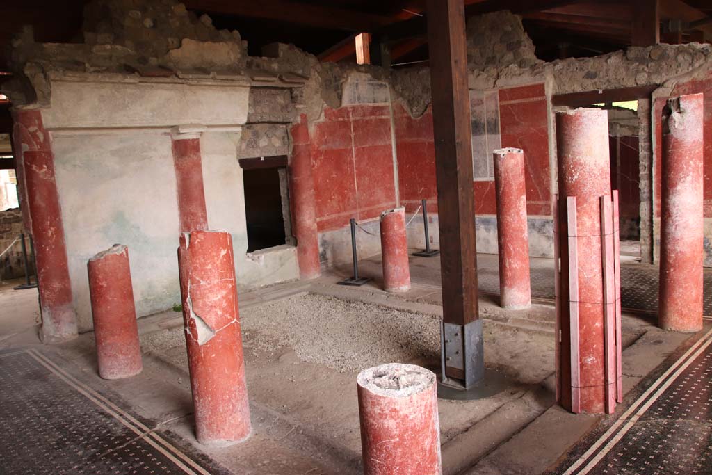 Stabiae, Villa Arianna, October 2020. W30, looking south-east across small peristyle W29. Photo courtesy of Klaus Heese.