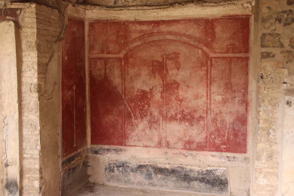 Stabiae, Villa Arianna, October 2020.
W. 22, looking west towards walls of alcove in north-west corner of portico of peristyle. Photo courtesy of Klaus Heese.