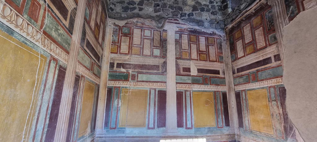 Stabiae, Villa Arianna, December 2023. Room 45, looking north through doorway. Photo courtesy of Miriam Colomer.