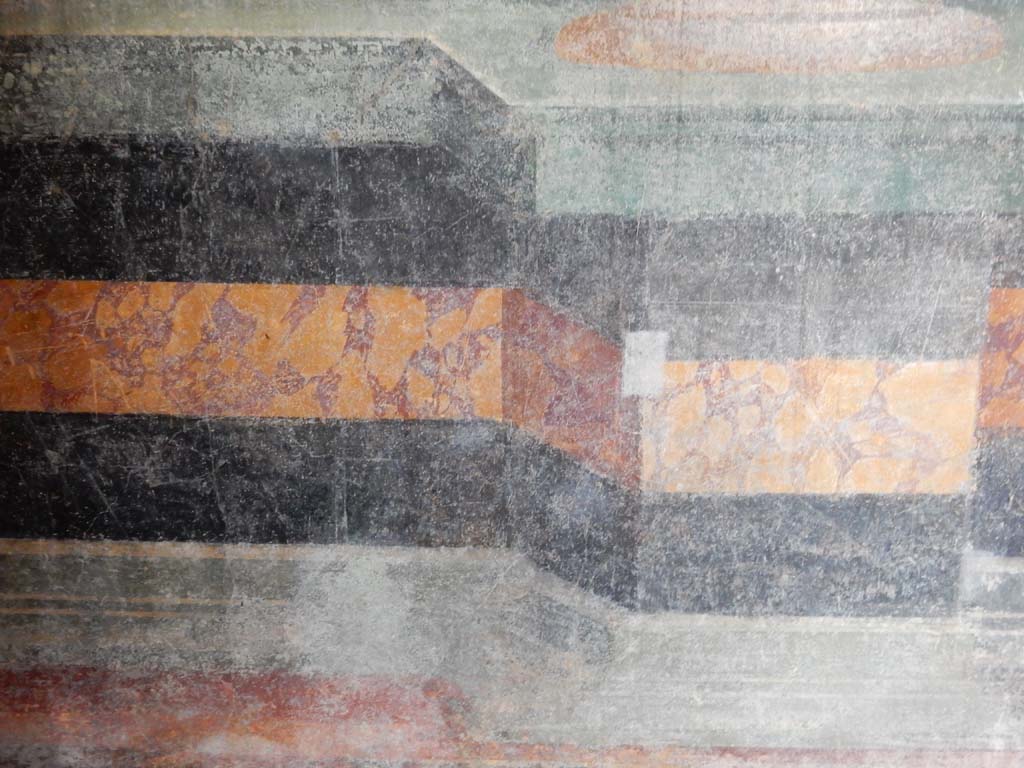 Stabiae, Villa Arianna, June 2019. Room 37, detail from south wall. Photo courtesy of Buzz Ferebee.