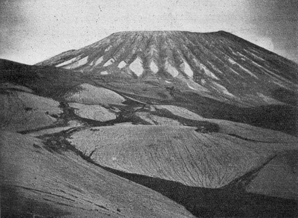 Vesuvius Eruption 1906. Vesuvius summit after the eruption.