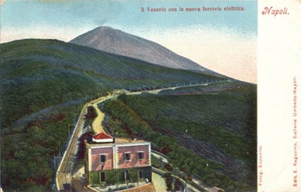 Vesuvius to Pugliano railway. Old postcard with the title “Il Vesuvio con la nuova ferrovia elettrica”.
“Vesuvius with the new electric railway”. The railway opened in 1903.
It ran from Pugliano near the Resina mainline station to the funicular at Vesuvius.
As a result of the railway there were double the number of tourists transported to the crater.