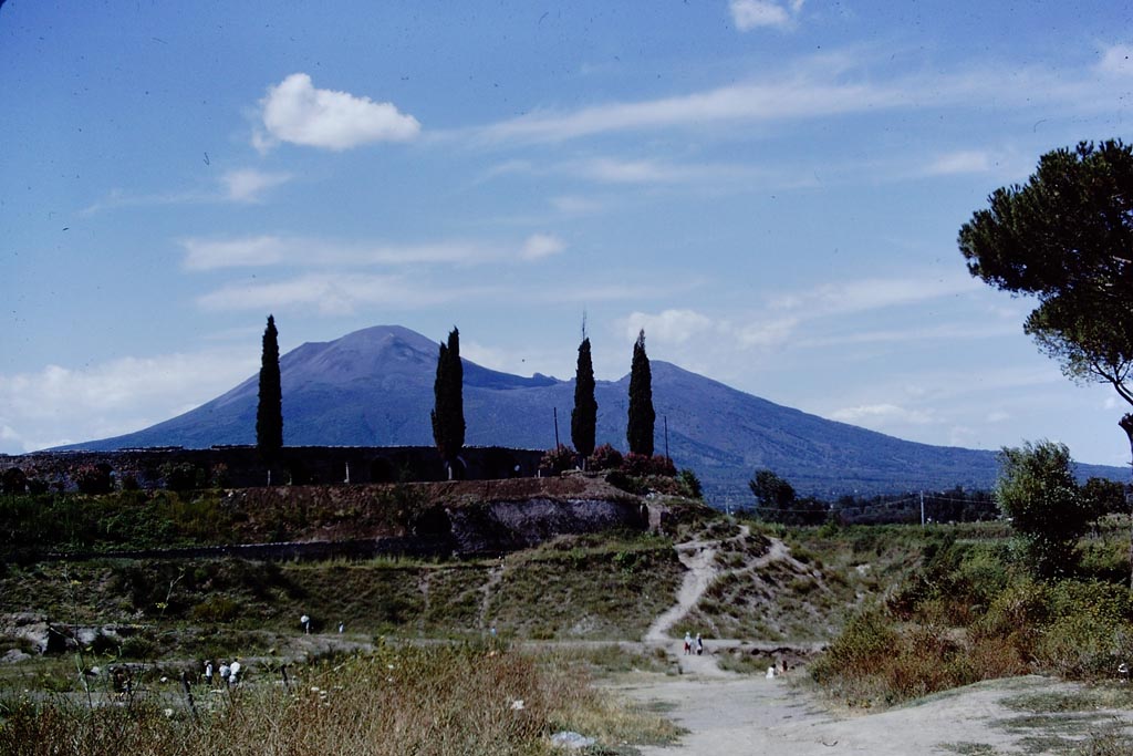 Vesuvius, from Pompeii, 1968. Photo by Stanley A. Jashemski.
Source: The Wilhelmina and Stanley A. Jashemski archive in the University of Maryland Library, Special Collections (See collection page) and made available under the Creative Commons Attribution-Non-commercial License v.4. See Licence and use details.
J68f1761