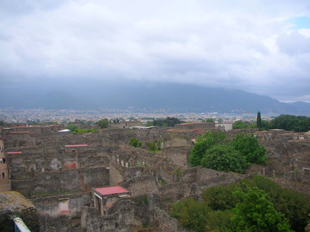 Tower XI, Pompeii. May 2010. Looking south-west from Tower towards VI.7. Photo courtesy of Ivo van der Graaff.