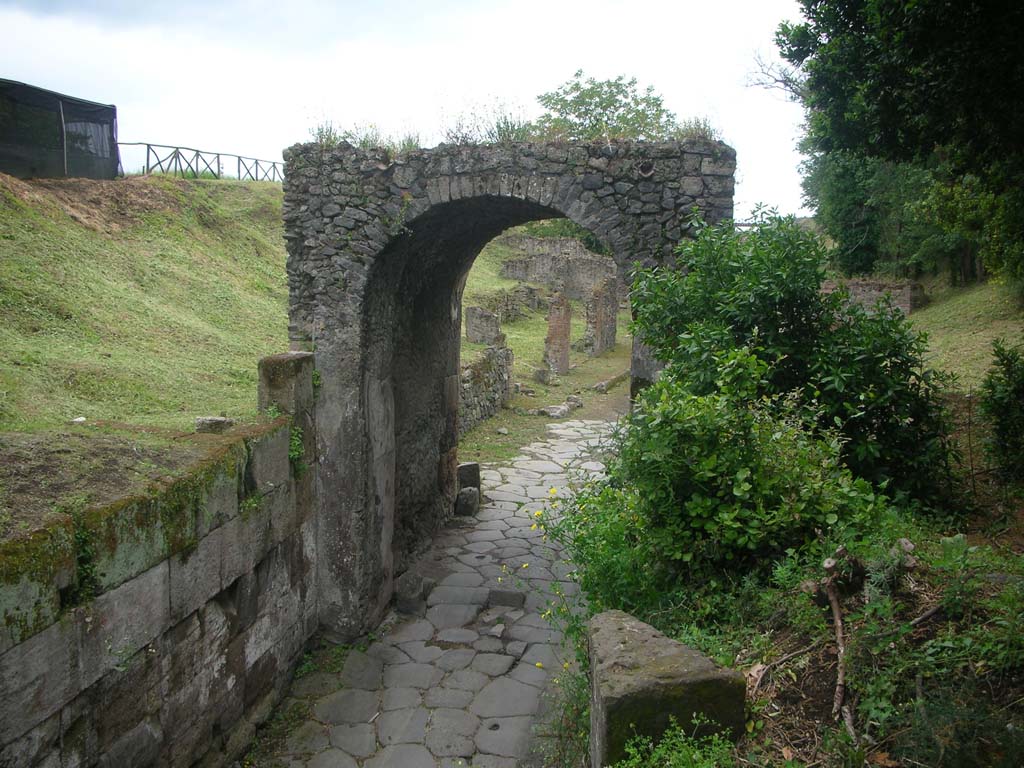 Nola Gate, Pompeii. May 2010. Looking west towards south wall, centre left. Photo courtesy of Ivo van der Graaff.