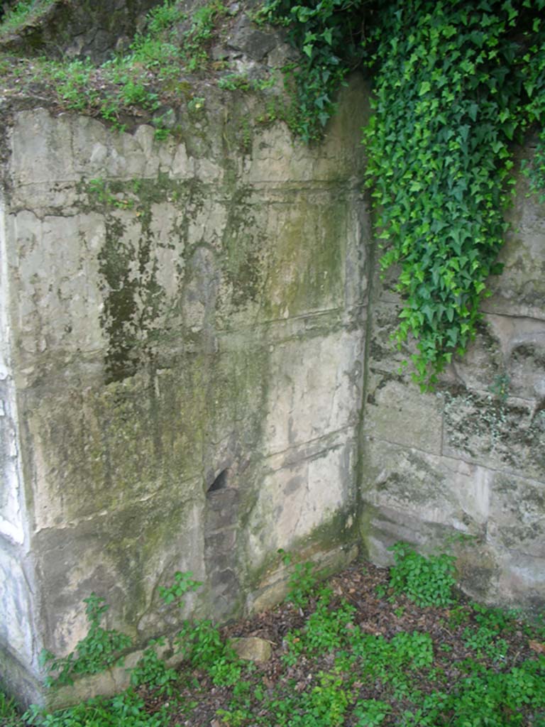 Tower VIII, Pompeii. May 2010.
Detail of north wall and junction with City Walls. Photo courtesy of Ivo van der Graaff.