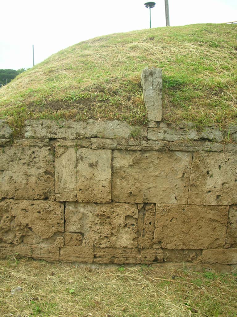 City Walls on north side of Pompeii, east side of Vesuvian Gate, May 2010.
Detail of walling. Photo courtesy of Ivo van der Graaff.