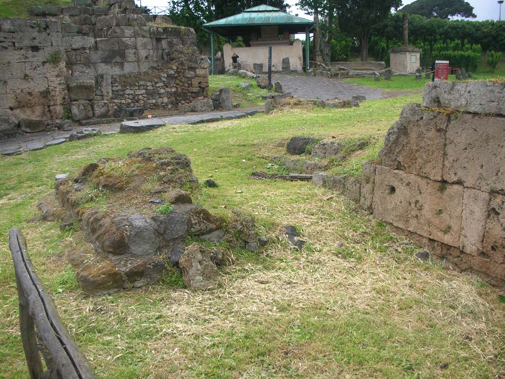 City Walls on north side of Pompeii, east side of Vesuvian Gate, May 2010.
Looking west towards Vesuvian Gate. Photo courtesy of Ivo van der Graaff.
